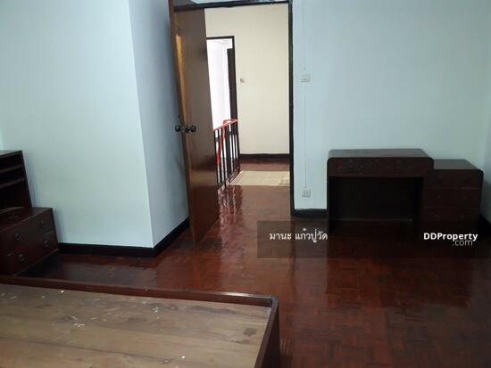 ให้เช่า!ทาวน์เฮาส์ 2ชั้น รีโนเวททั้งหลัง 16ตรว. 2ห้องนอน 2ห้องน้ำ อยู่ถนน ประดิษฐ์มนูธรรม ใกล้ตลาดนัดหัวมุม/เซ็นทรัลอีสต์วิลล์ ให้เช่า8,000/เดือน